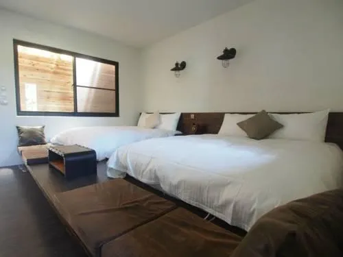 PENINSULA INN - Image 1
