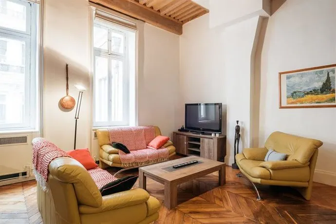 DIFY Luxury - Place Bellecour - Image 1