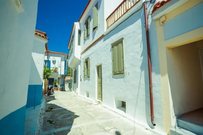 Chora Traditional House - Image 1
