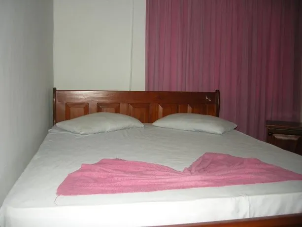 Hotel Heshani - Image 1