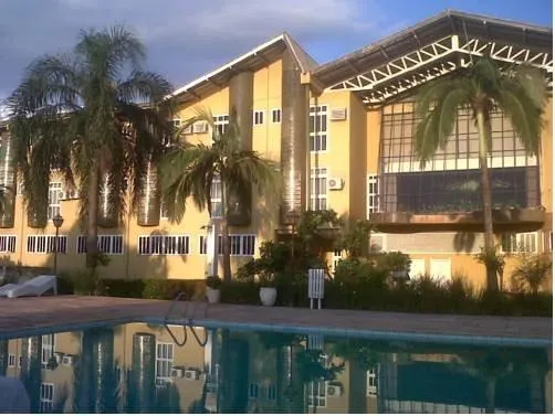 Hotel Harbor Self Medianeira - Image 1