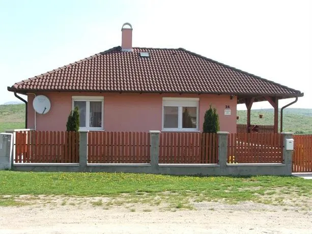 Fecskelak Vendeghaz - Image 1