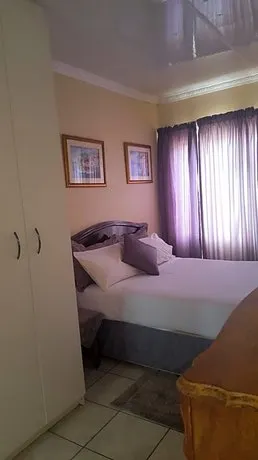 Amberlight Self Catering Accommodation - Image 1