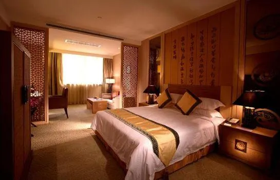 Warner Fashion Hotel - Image 1