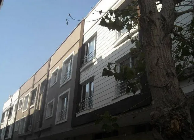 Apartment Red - Image 1
