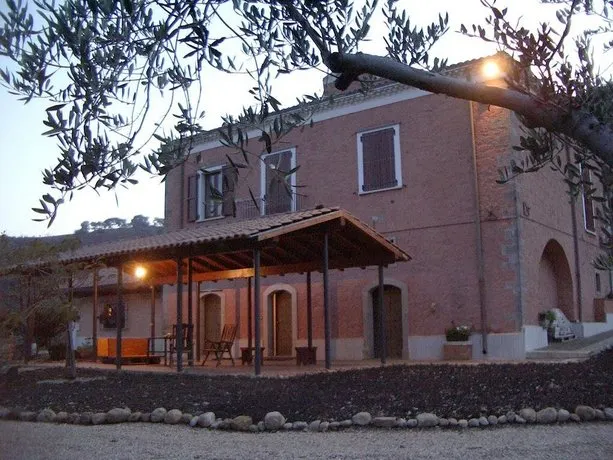 Tenuta Santarcangelo agriturismo & B.B. - Image 1