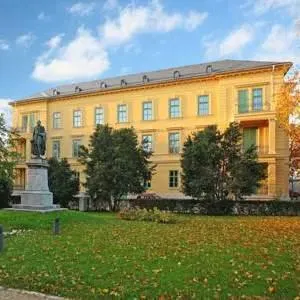 Ipoly Residence Executive Hotel Suites - Image 1