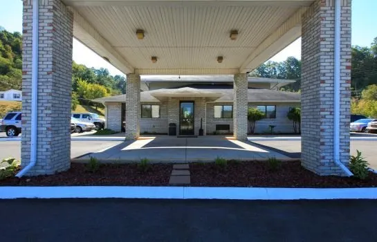 Americas Best Value Inn - Hazard - Image 1