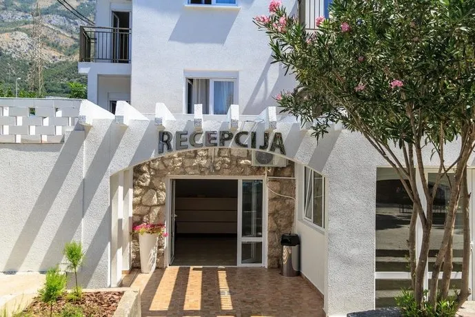 Guest House Perla - Image 1