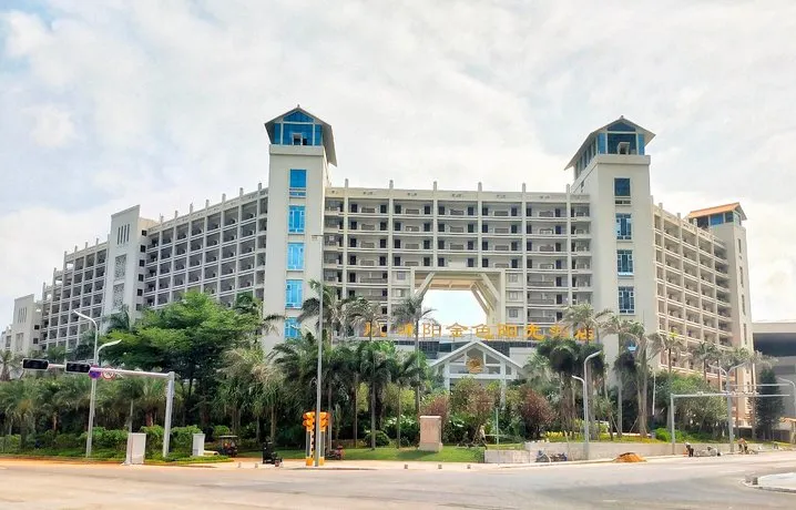 Golden Sunshine Tide Hotspring Resort - Image 1