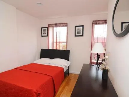 Uptown Deluxe Apartments - Image 1