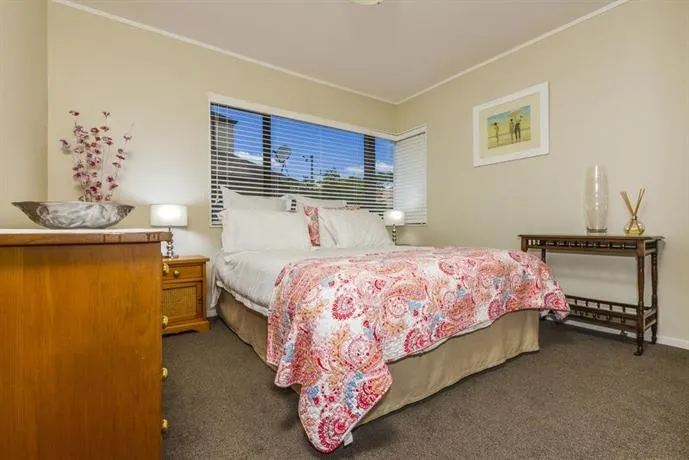 Stylish House In Browns Bay - Image 1
