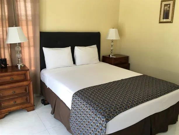 Bay Villa 12 - Image 1