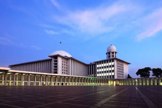 C'One Hotel Plaza - Image 1