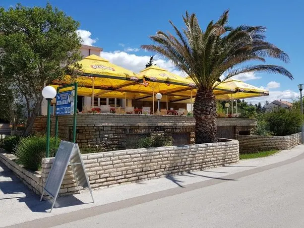 Bed And Breakfast Miramar - Image 1