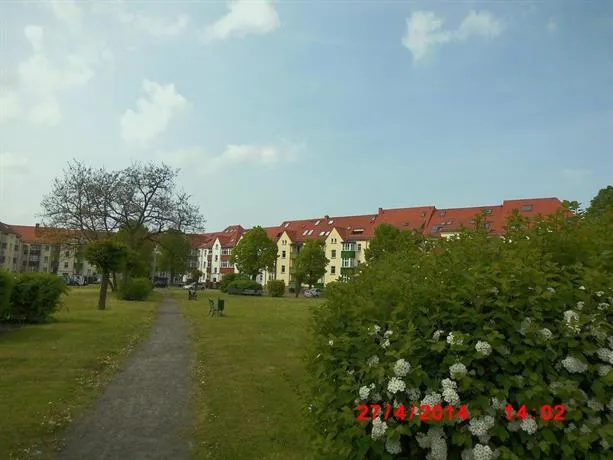 Moderne-Ferienwohnung-in-ruhiger-zentraler-Lage-am-Park - Image 1