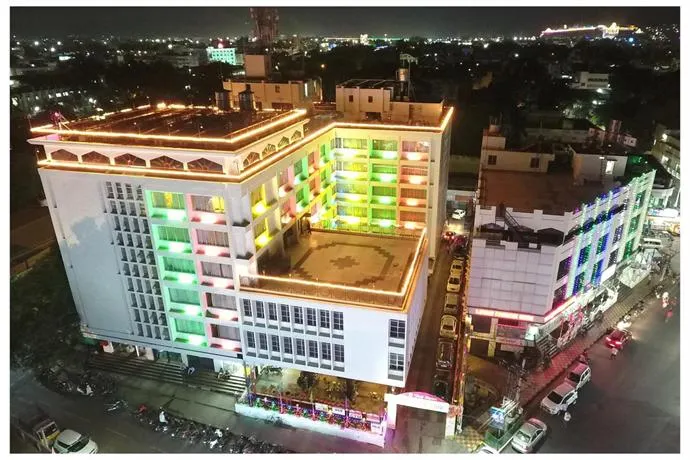 Hotel Illapuram - Image 1