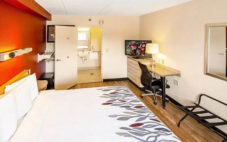 Red Roof Inn Jacksonville Airport - Image 1