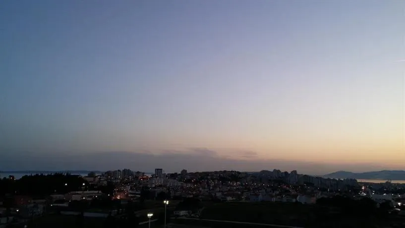 PANORAMA SPLIT PENTHOUSE - Image 1