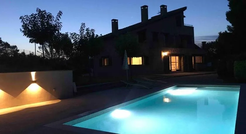 Impresionante casa con piscina y espectaculares vistas - Image 1