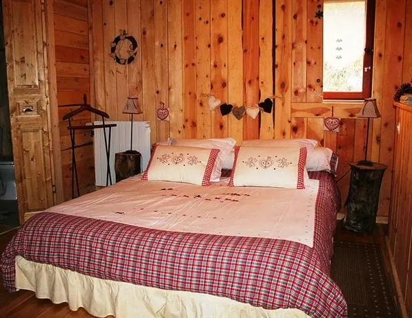 Chalet Pomme De Pin - Image 1