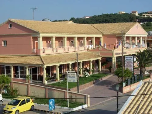 Thomas Bay Hotel - Image 1