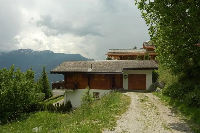 Chalet Corbeau-Blanc - Image 1