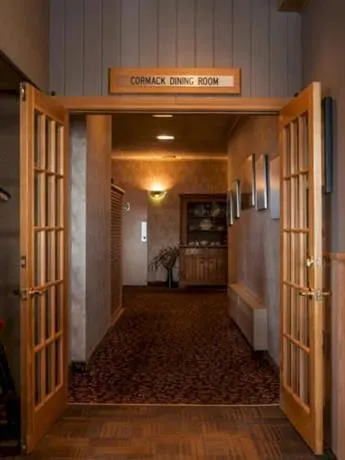 Deer Lake Motel - Image 1