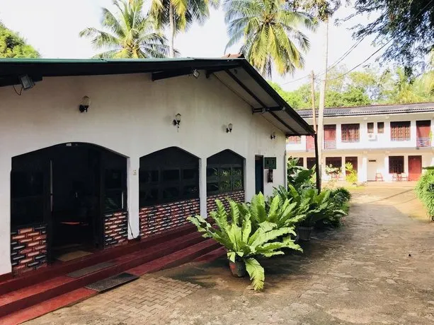 Inamaluwa Inn - Image 1