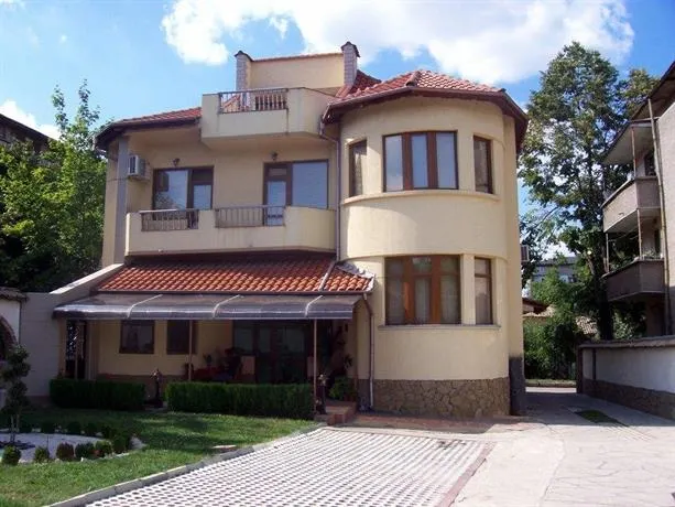 Fenerite Family Hotel - Image 1