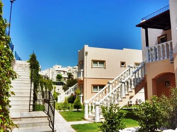 Turquoise Resort Apartments - Image 1