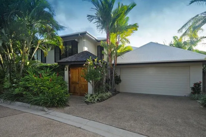 Port Douglas Accommodation - 8 Thornton West - Image 1