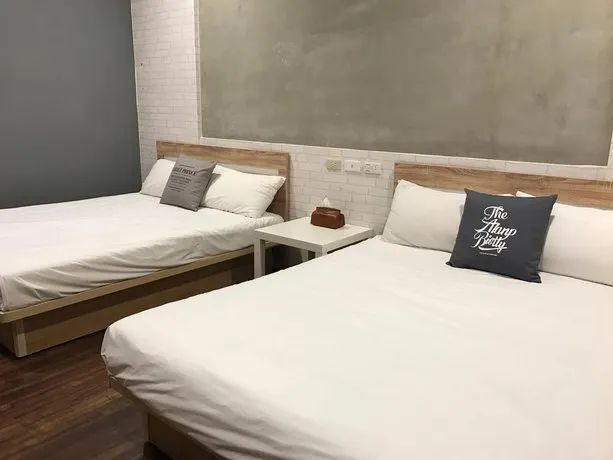 8 Door Guest House - Image 1