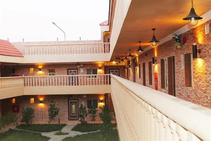 La Casa Hotel Apartment - Image 1