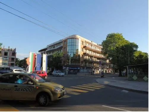 Sunny Apartment - Image 1