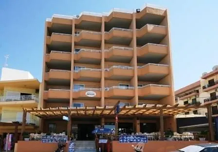 Pegasus Hotel & Apartments - Image 1