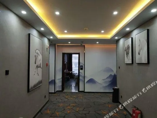 Dream Theme Hotel - Image 1