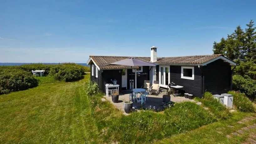 STENENE 142 HOLIDAY HOUSE - Image 1