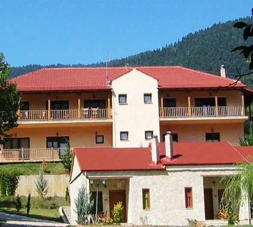 Mesostrati Guesthouse - Image 1