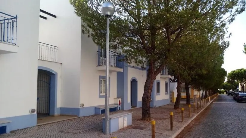 Farol da Cortesia - Praia Verde - Image 1