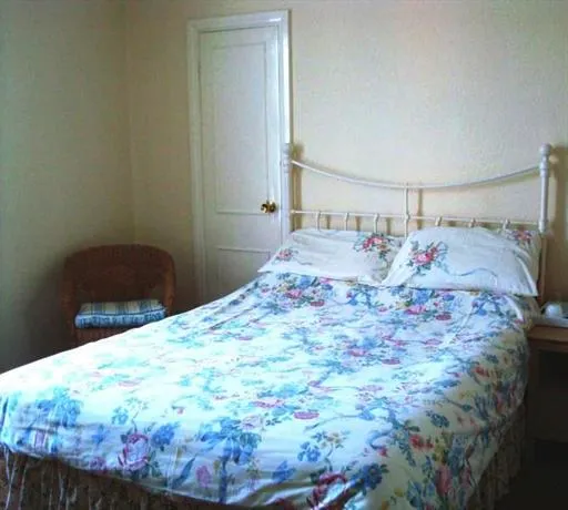 Strathearn Guest House - Image 1
