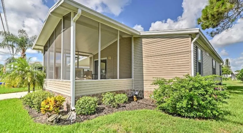 Winter Garden Water View Villa w/Patio+Pool Access - Image 1