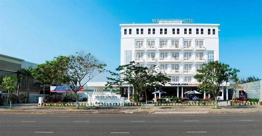 New Blue Snow Hotel - Image 1