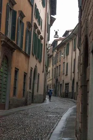 Elegante Appartamento In Bergamo - Image 1