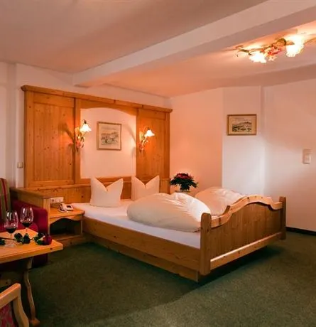 Single room, shower, toilet, balcony - Image 1