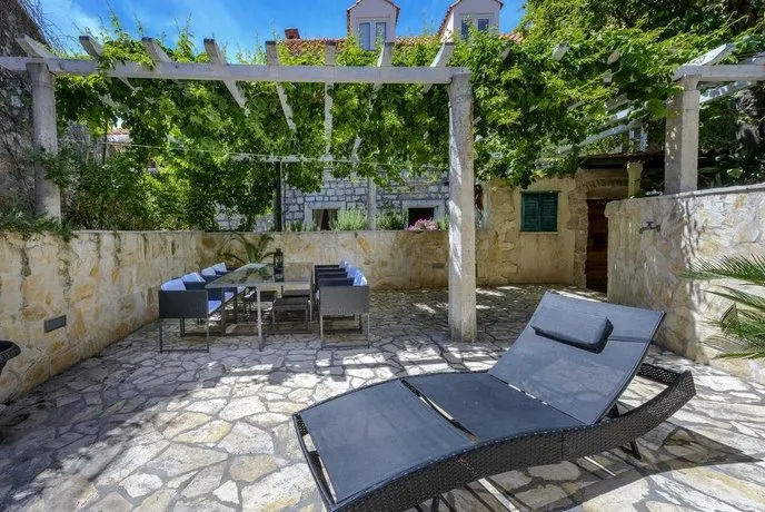 Dubrovnik Old House - Image 1