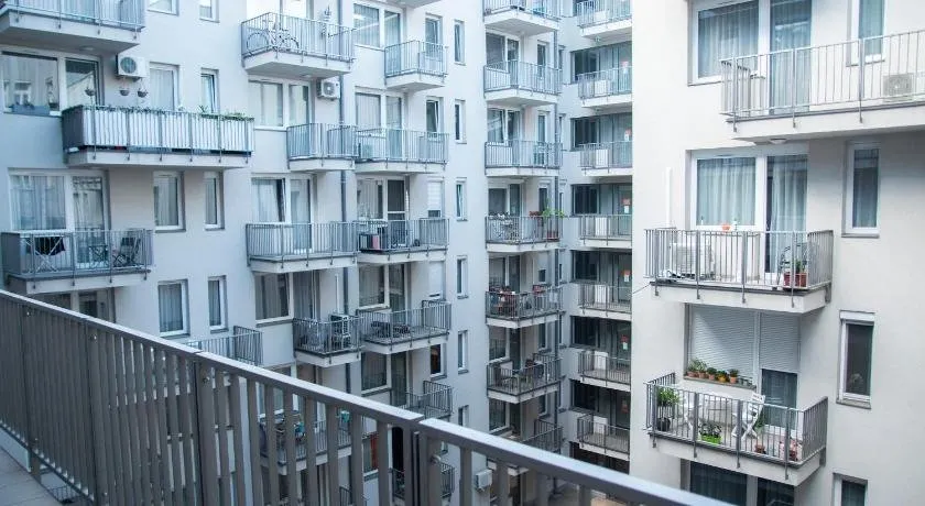 Keleti Garden Aparthotel - Image 1