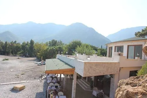 Changa Hotel - Image 1