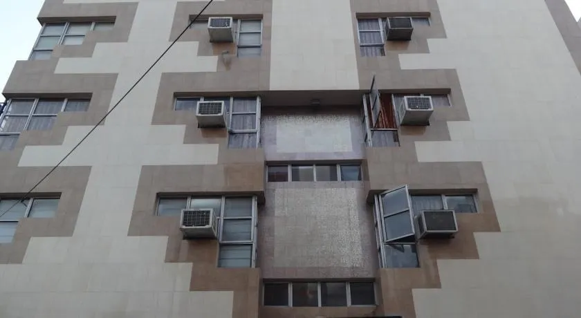 Hotel Unique - Image 1