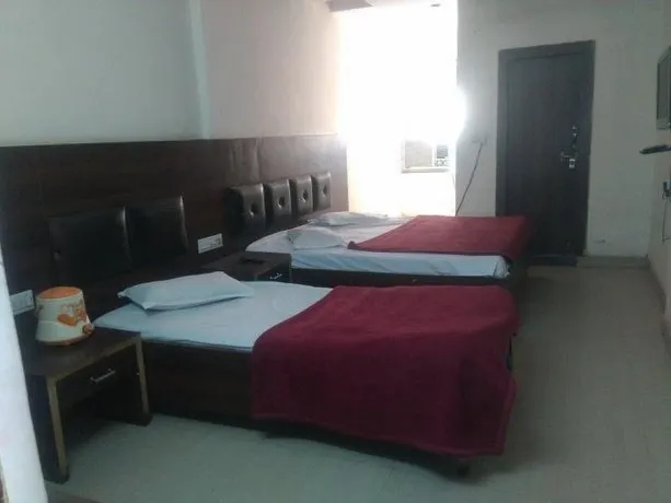 Hotel Kohinoor Inn - Image 1